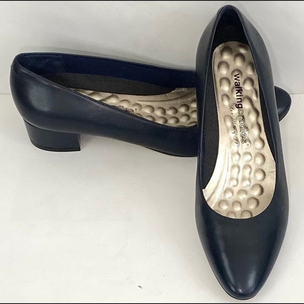 Walking Cradles Navy Pumps, 8, New COMFORTABLE